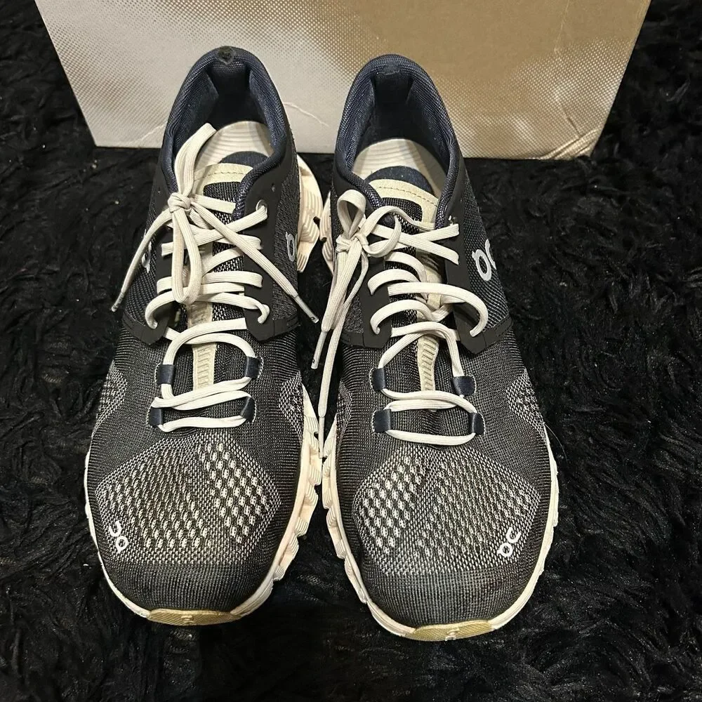 On Cloud X athletic training running lace up shoes sneakers women’s 8 Preowned